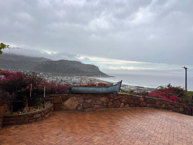 To Let 4 Bedroom Property for Rent in Fish Hoek Western Cape